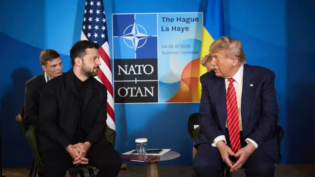 Зеленський і Трамп сидять на зустрічі саміту НАТО в Гаазі